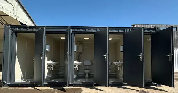 Bloque sanitario nuevo de 20 pies
