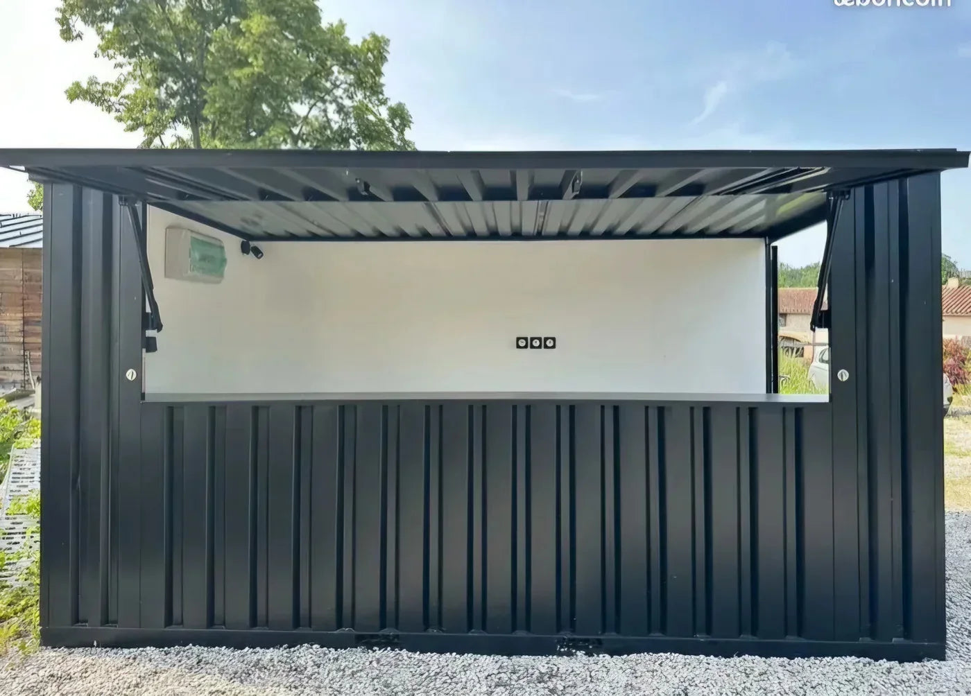 Contenedor modular nuevo de 4 × 2 m acondicionado para su uso como bar, snack